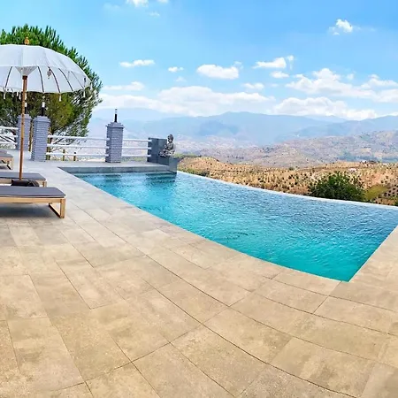 Casa Eden - Mountain View, Infinity Pool Гостьовий будинок Alozaina