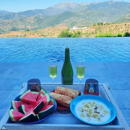 Casa Eden - Mountain View, Infinity Pool Гостьовий будинок